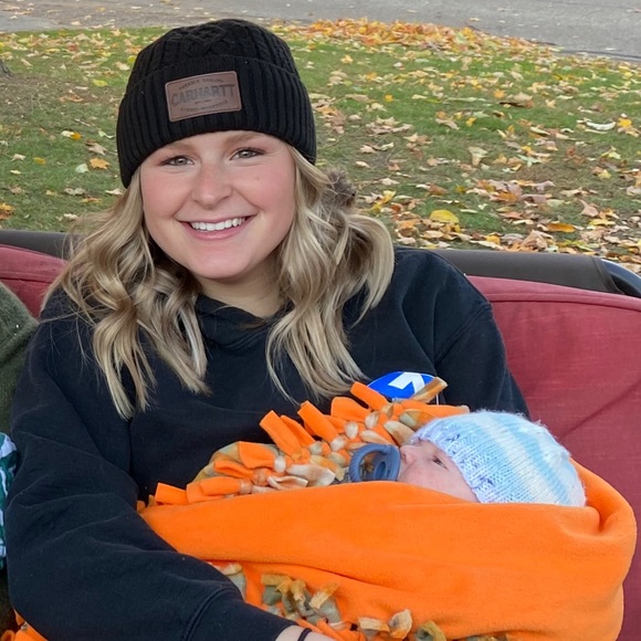 Meet your Posher, Sydney - Picture 2 of 2